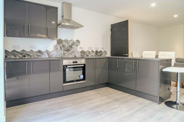 5 Bedroom Duplex To Rent In ** &#; Inc Bills** Queens Road East, Beeston, Nottingham, NG9