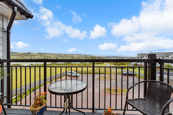 2 Bedroom Flat For Sale In Maycock Place, Hythe, Kent, CT21