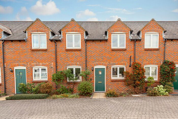 3 Bedroom Terraced House To Rent In Clarendon Mews, Parkers Lane, Ashtead, KT21