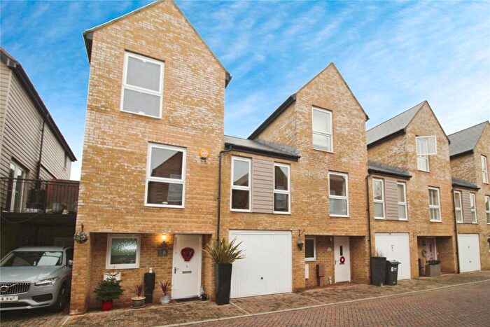 3 Bedroom Terraced House For Sale In Brunel Way, Havant, Hampshire, PO9