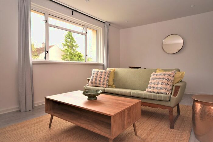 2 Bedroom Flat To Rent In Firrhill Drive, Flat, Edinburgh, City Of Edinburgh, EH13