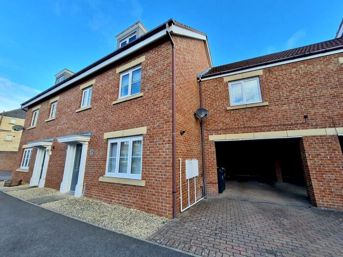 4 Bedroom House To Rent In Comets Garth, West Park, Darlington, DL2