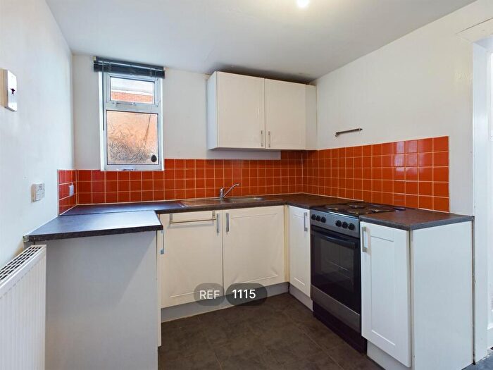 1 Bedroom Apartment To Rent In Berkshire Street, HU8
