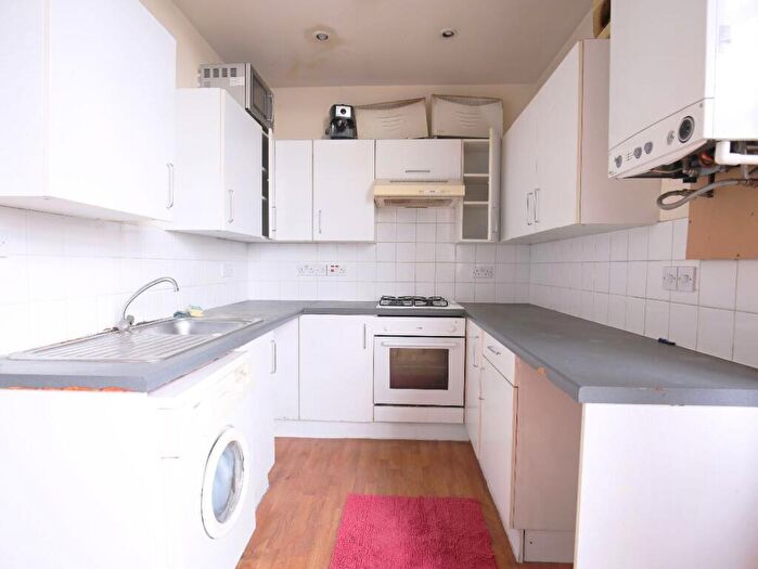 2 Bedroom Flat To Rent In Holloway Road, London, N7