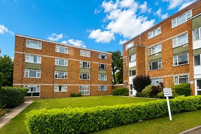 2 Bedroom Apartment To Rent In Woking, Surrey, GU22