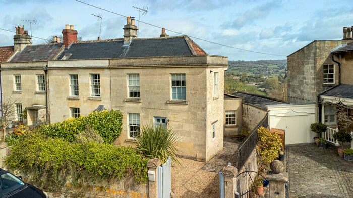 3 Bedroom Cottage To Rent In Richmond Place, Bath, BA1