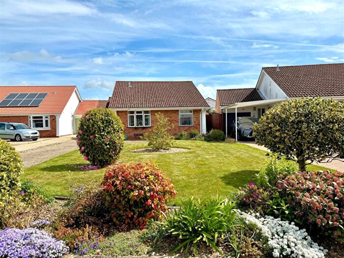 3 Bedroom Detached Bungalow For Sale In Robin's Meadow, Titchfield Common, PO14