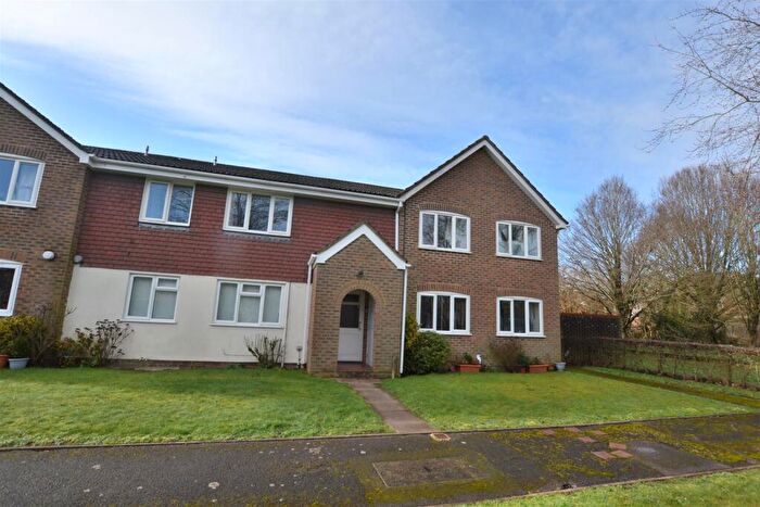 1 Bedroom Apartment For Sale In Swan Way, Church Crookham, Fleet, GU51