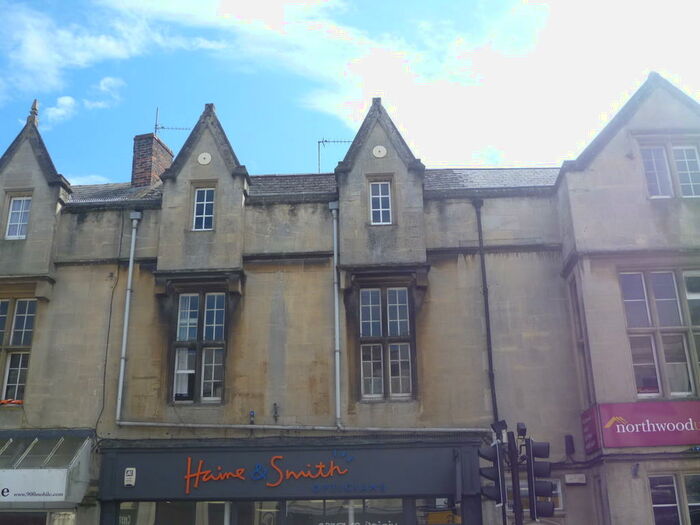 2 Bedroom Apartment To Rent In Market Place, Warminster, BA12