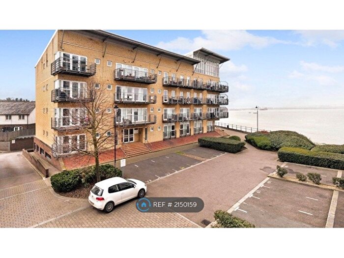 2 Bedroom Flat To Rent In Carmichael Avenue, Greenhithe, DA9