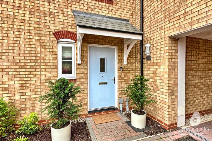 3 Bedroom Terraced House For Sale In Bradford Street, Kingsmere, Bicester, OX26