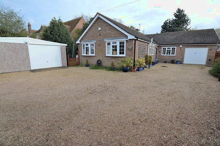 4 Bedroom Detached Bungalow For Sale In Durley, Granary Row, Tattershall, LN4