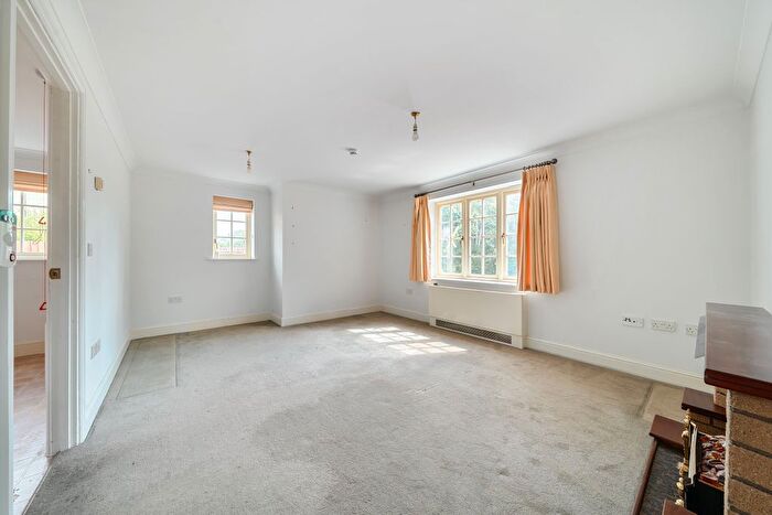 2 Bedroom Flat For Sale In Gatchell Oaks, Trull, TA3