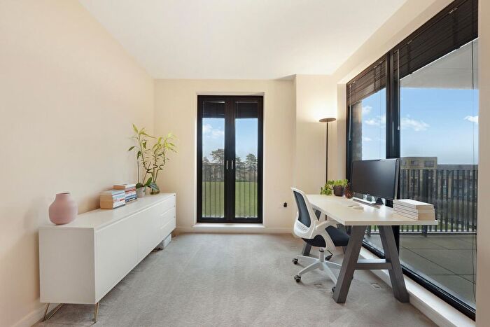 2 Bedroom Flat For Sale In Maurice Browne Avenue, Millbrook Park, NW7