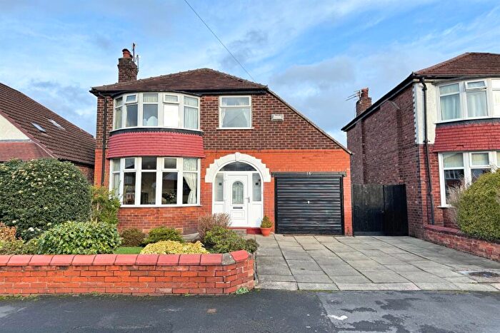3 Bedroom Detached House For Sale In Avonlea Road, Sale, M33