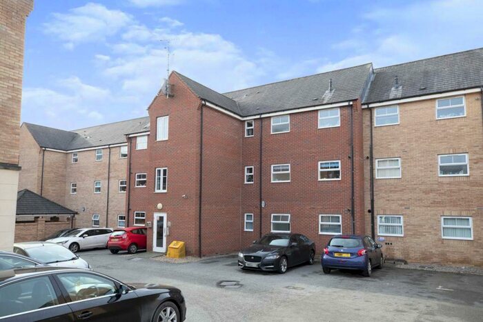 2 Bedroom Flat To Rent In Dunster Close, Rugby, CV22