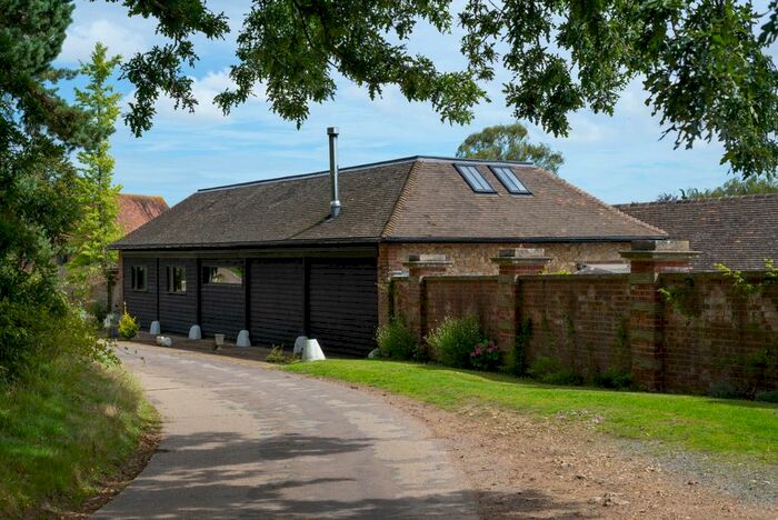 3 Bedroom Link Detached House For Sale In Newlands Stud, Newlands Road, Charing, TN27