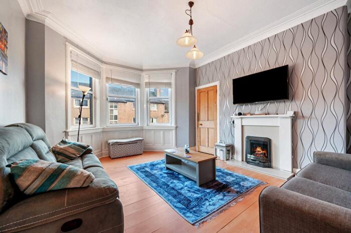 2 Bedroom Flat For Sale In Glebe Park, Inverkeithing, KY11