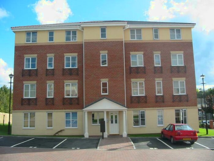 2 Bedroom Flat To Rent In Elbow Street, Cradley Heath, West Midlands, B64