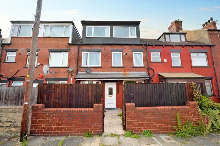 4 Bedroom Terraced House For Sale In Longroyd Grove, Leeds, West Yorkshire, LS11