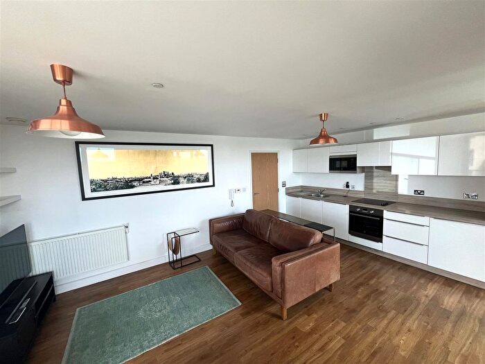 2 Bedroom Flat To Rent In Cornmill Lane, London, SE13
