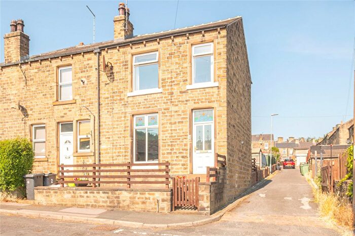 3 Bedroom Terraced House For Sale In Bowling Street, Cowlersley, Huddersfield, HD4