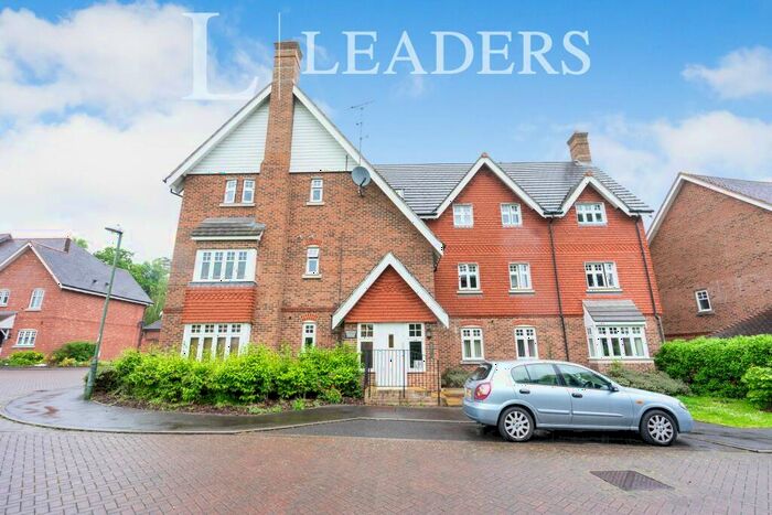 2 Bedroom Property To Rent In St. Pauls On The Green, RH16