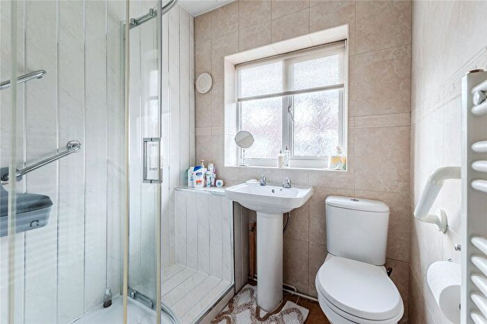 3 Bedroom Town House For Sale In Aston Grove, Leeds, West Yorkshire, LS13