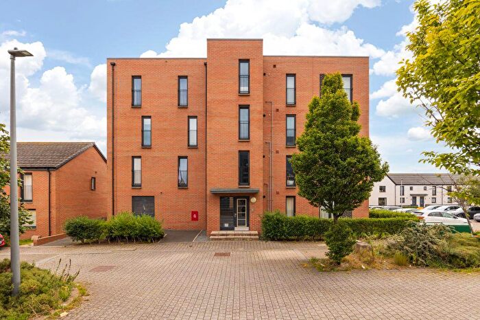 2 Bedroom Flat For Sale In / Lurie Place, Edinburgh, EH16