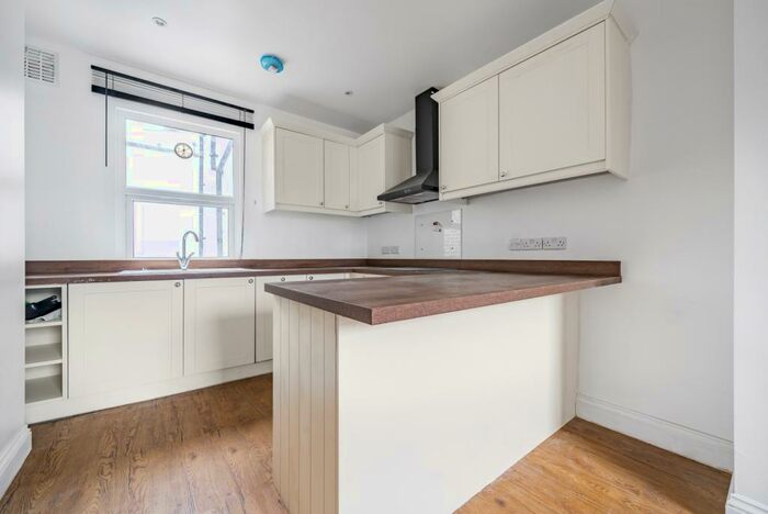 3 Bedroom Terraced House To Rent In Waverley Road London, SE18