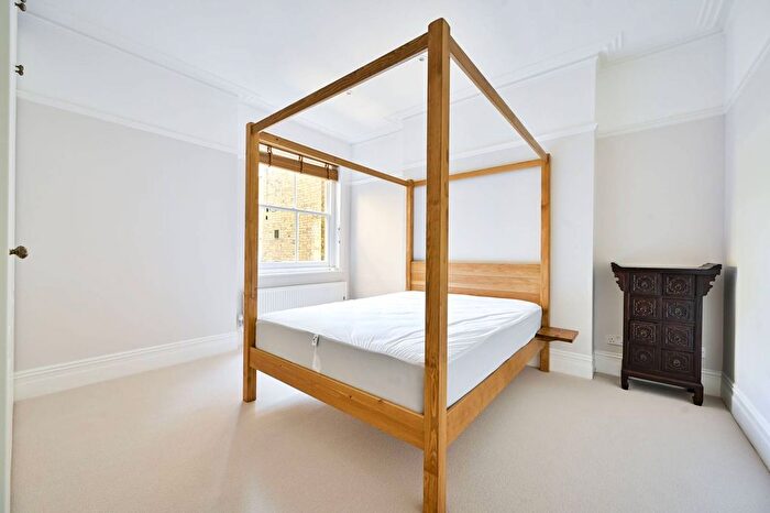 3 Bedroom Flat To Rent In Castellain Road, Maida Vale, London, W9