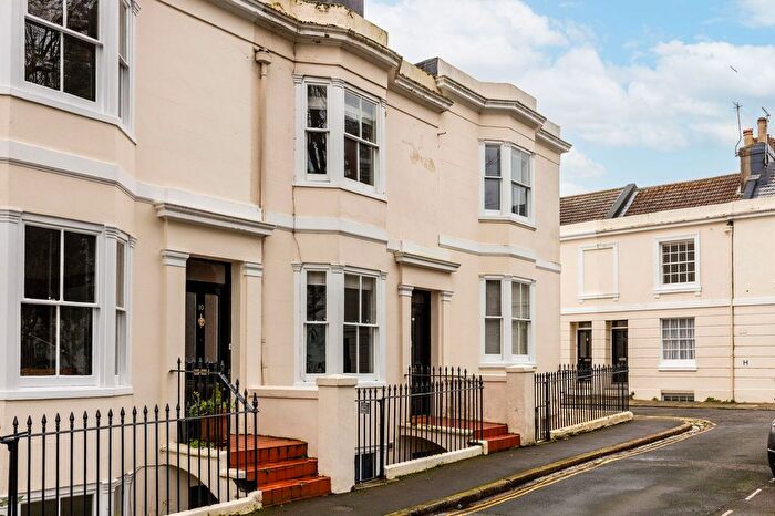3 Bedroom Terraced House For Sale In Pelham Square, Brighton, BN1