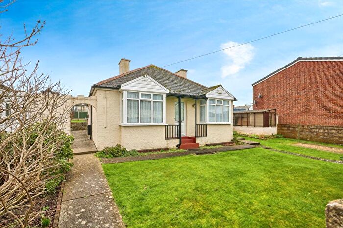 3 Bedroom Bungalow For Sale In Barton Road, Newport, Isle Of Wight, PO30