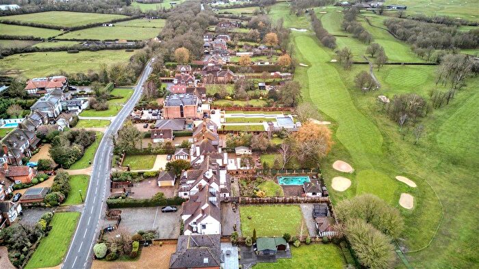 6 Bedroom Detached House For Sale In Bury Road, London, E4