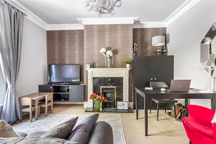 2 Bedroom Apartment For Sale In Tower Terrace, London, N22