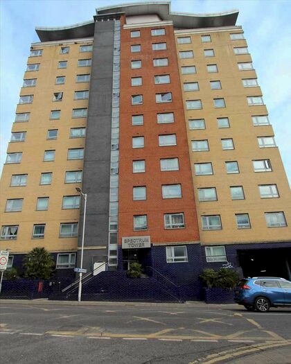 1 Bedroom Apartment To Rent In Hainault Street, Ilford, IG1