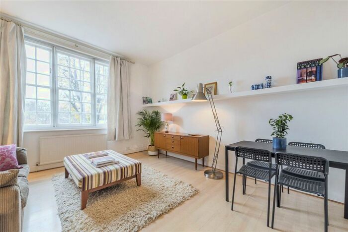 2 Bedroom Flat To Rent In Holly Hill, Hampstead, NW3