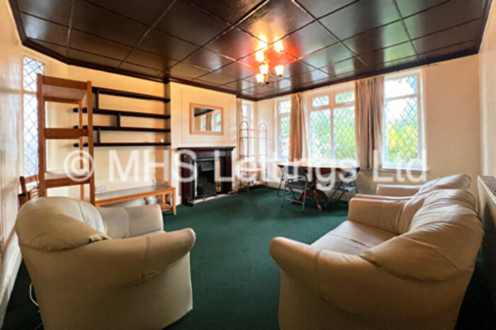 2 Bedroom Flat To Rent In Flat, Sefton Court, Otley Road, Leeds, LS6