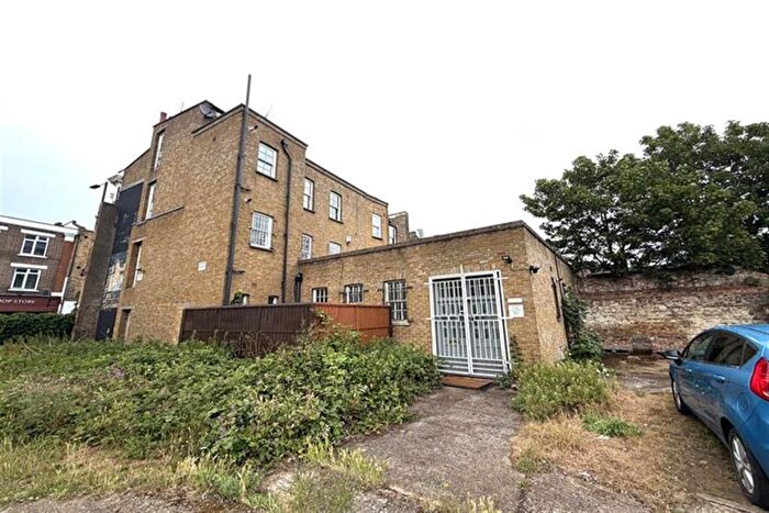 3 Bedroom Apartment To Rent In Stoke Newington Church Street, N16