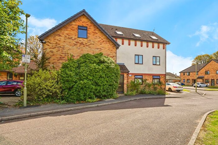 2 Bedroom Flat For Sale In Joan Lawrence Place, Headington, Oxford, OX3