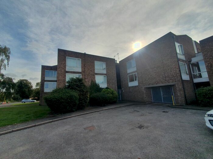 Studio To Rent In De Havilland Way, Stanwell, Staines, TW19