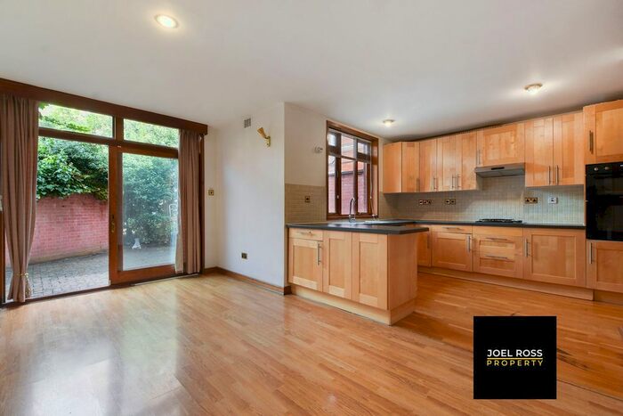 4 Bedroom End Of Terrace House To Rent In Castellain Road, Maida Vale, W9