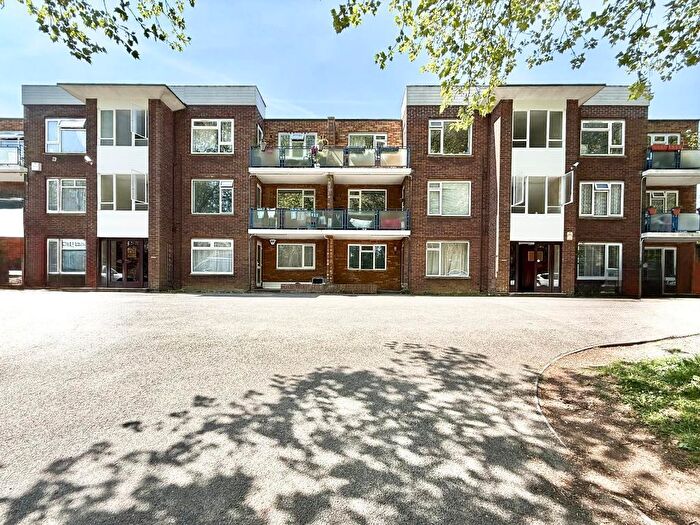 2 Bedroom Apartment For Sale In Wardown Court, New Bedford Road Area, Luton, Bedfordshire, LU3