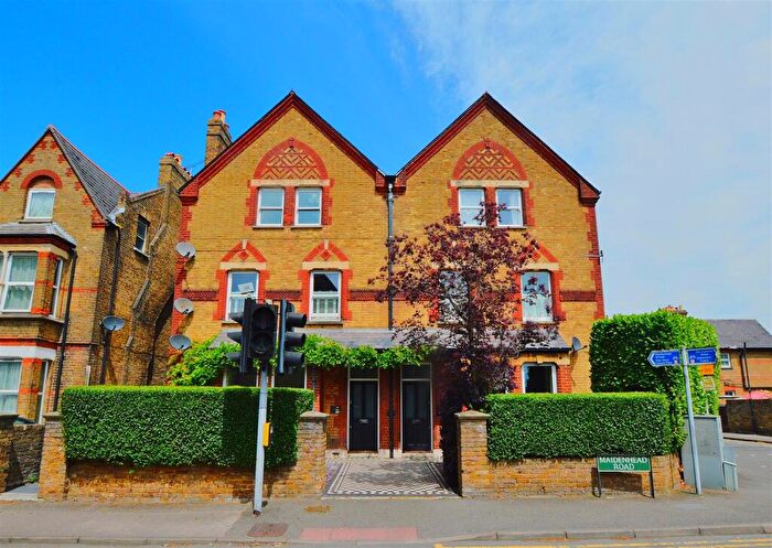 2 Bedroom Maisonette For Sale In Maidenhead Road, Windsor, SL4