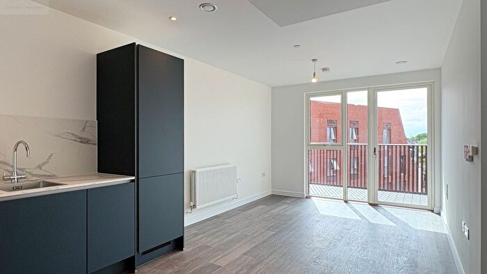 1 Bedroom Flat To Rent In Emerald House, Horn Lane, W3