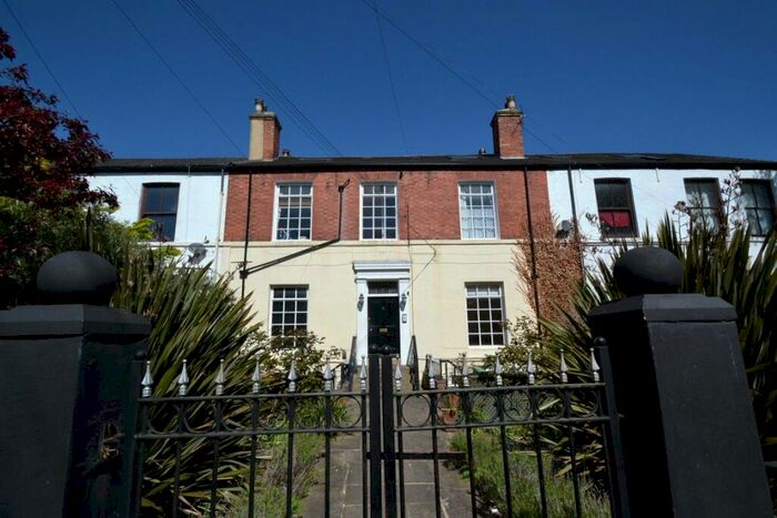 2 Bedroom Flat To Rent In Hyde Park Terrace, Hyde Park, Leeds, LS6