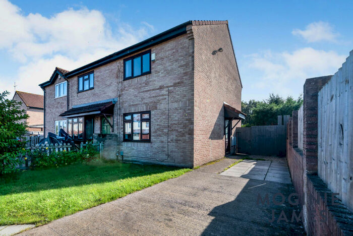 2 Bedroom End Of Terrace House To Rent In Jasmine Drive, CF3