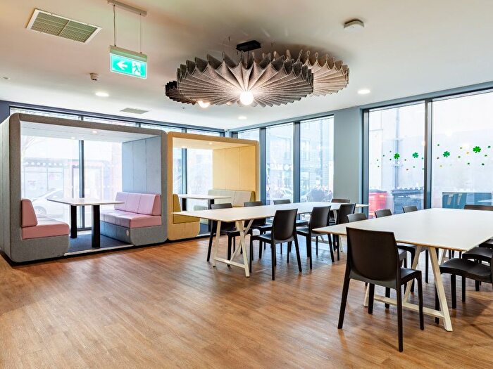 1 Bedroom Flat To Rent In High Street, Swansea, SA1