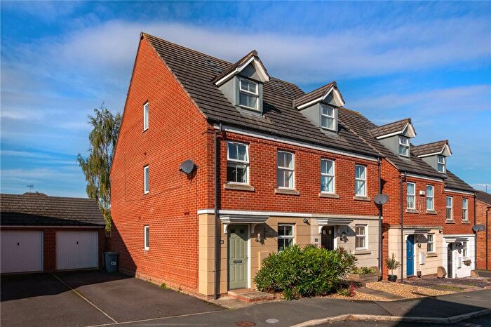 3 Bedroom Semi-Detached House For Sale In Kedleston Road, Grantham, Lincolnshire, NG31