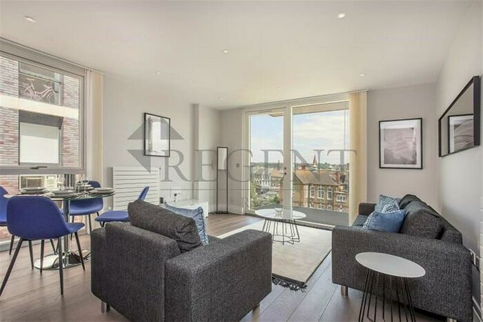 2 Bedroom Apartment To Rent In Hamond Court, Queenshurst Square, KT2